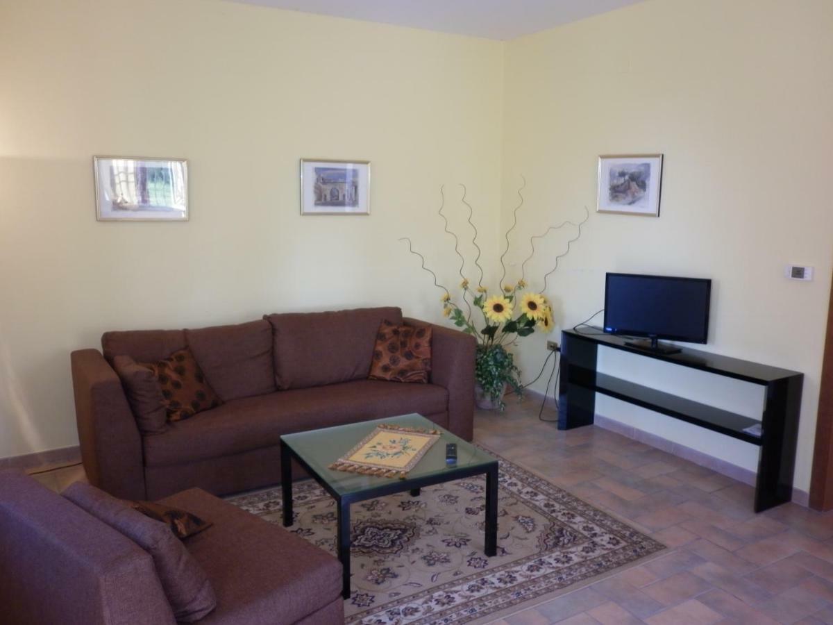 Villa Jolanda Fratte Rosa Luaran gambar